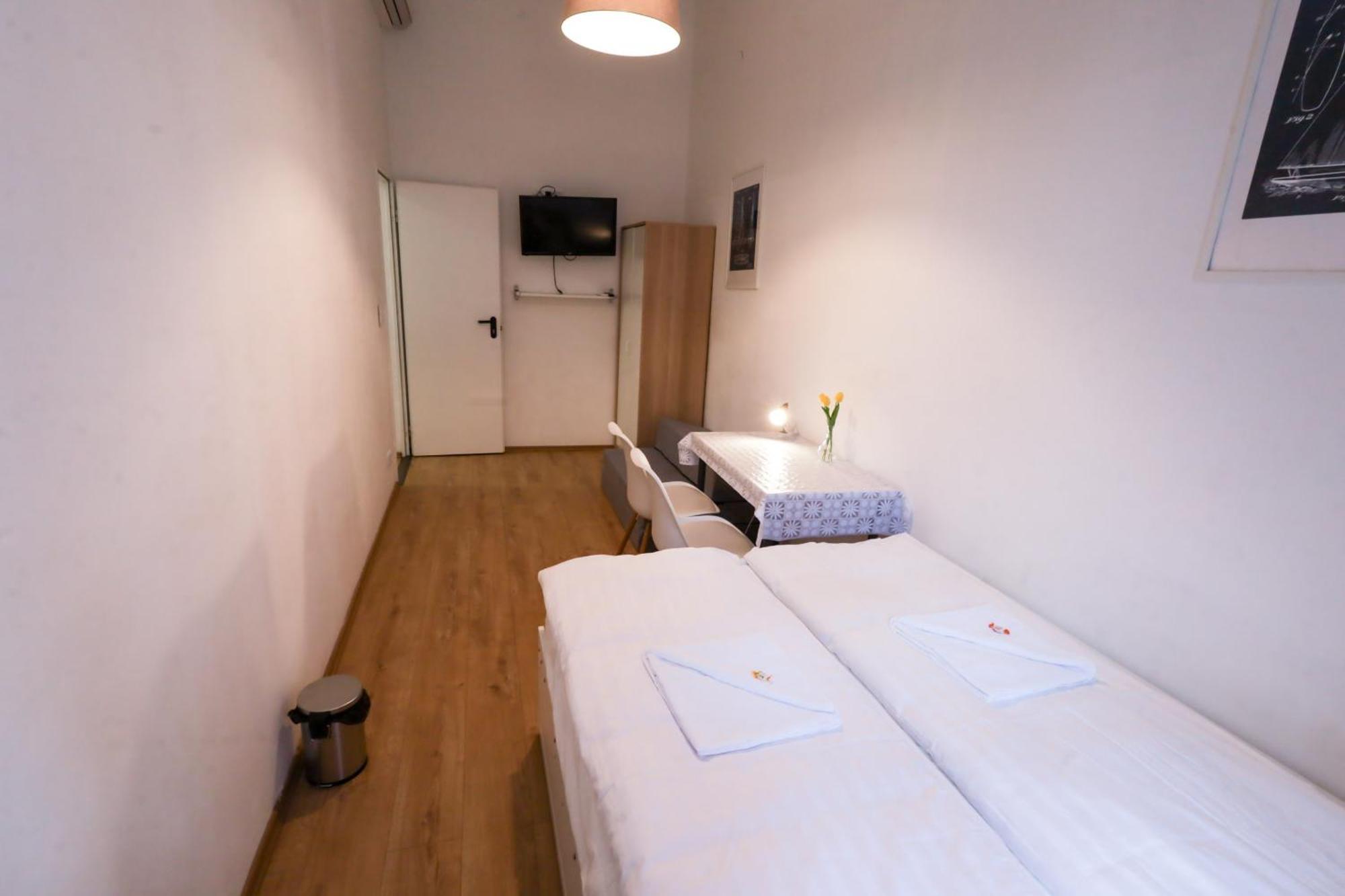 Budapest Pest-Port Apartment 4 Rooms For 16 Person Kültér fotó
